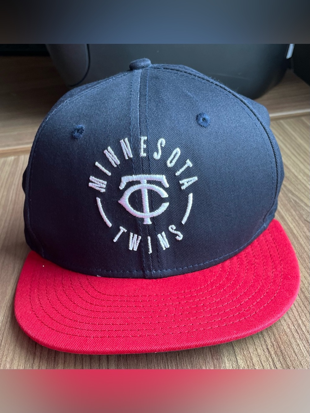 RARE VS PINK x Minnesota Twins New Era Snapback Hat NWOT
